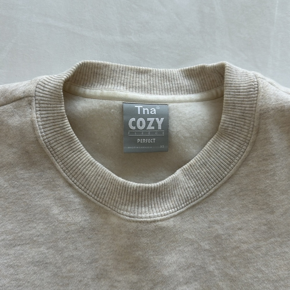 Aritizia Cream Sweater - Picture 3 of 4